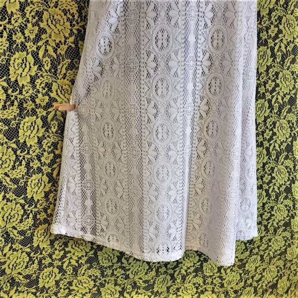 Keyhole Vintage Inspired High Neck Lace Swing Dress - Picture 4 of 5